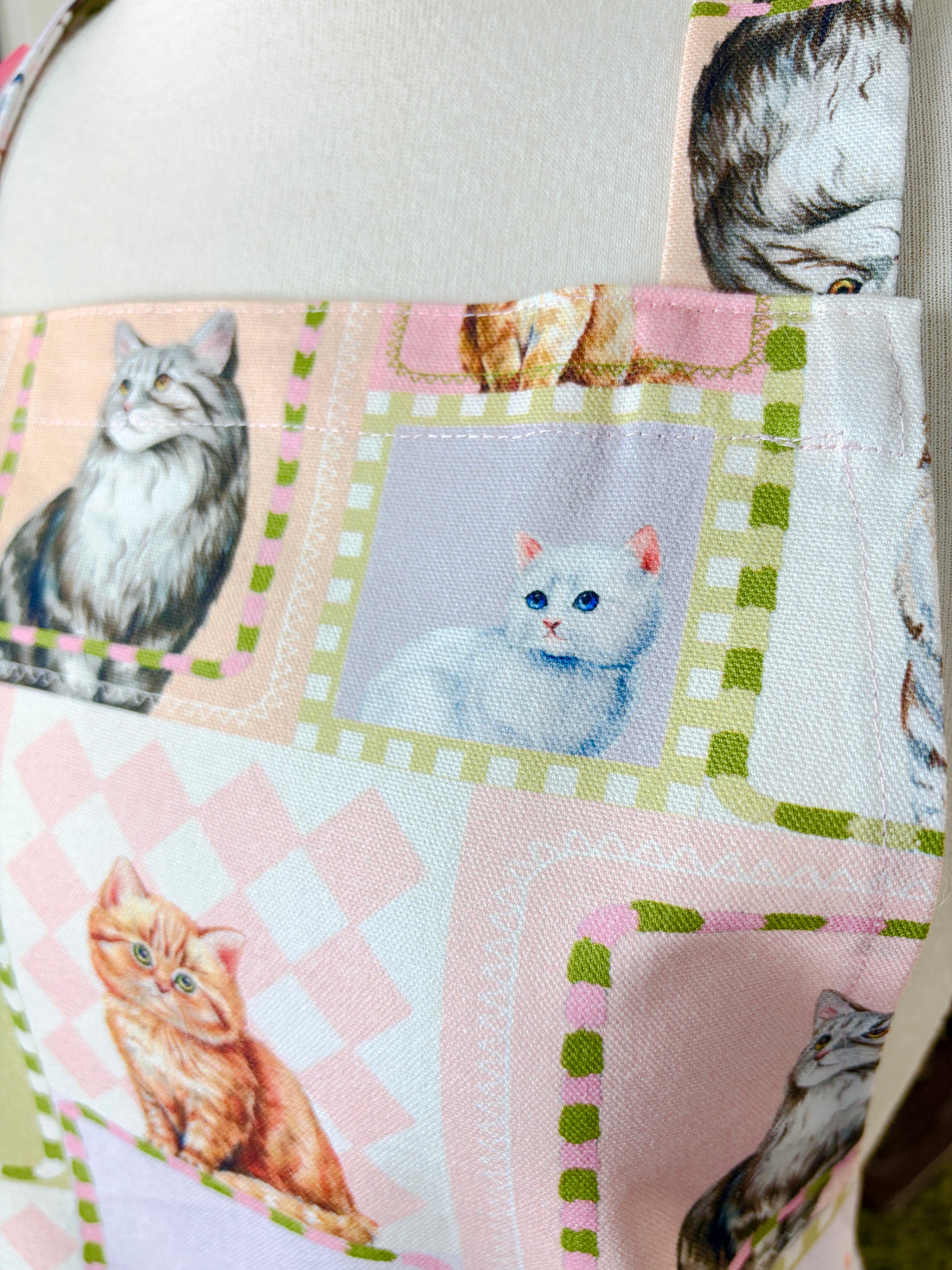 Retro Cats Cover This Beautiful Adult Sized Apron