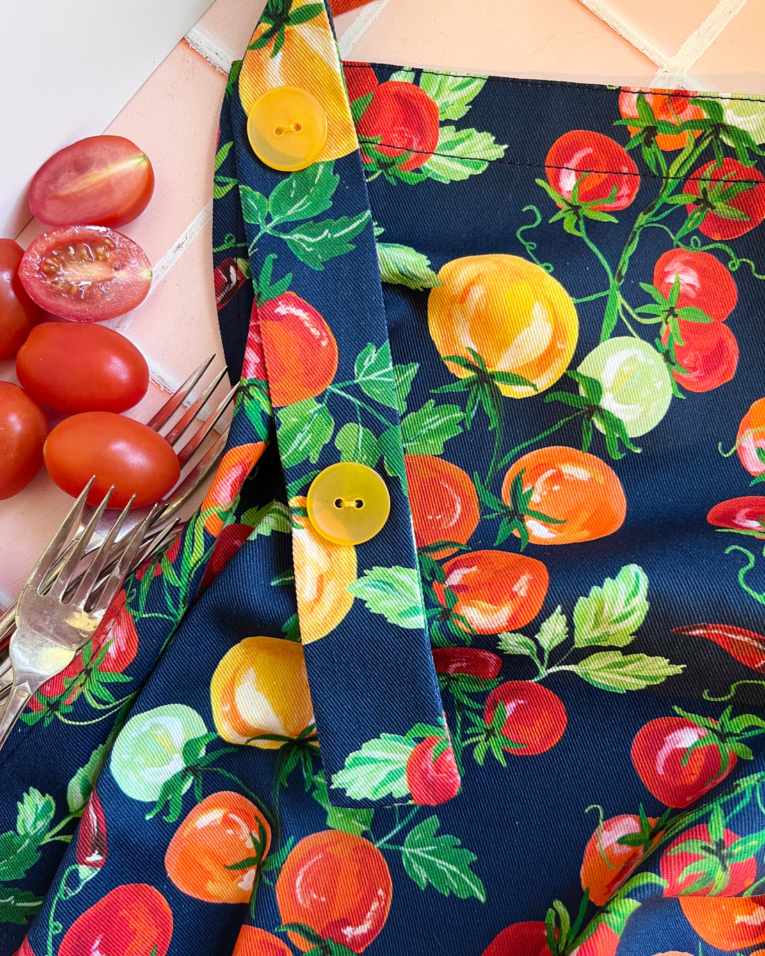 Fabulous Foodie Apron Covered in Colourful Tomatoes