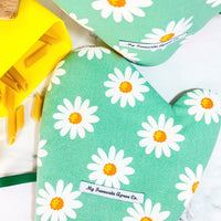 White and Green Daisy, Set of Two Oven Mitts